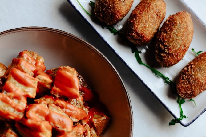 Tapas & Paella Experience | 3 Local places | Meet Travelers - First stop: three Valencian tapas