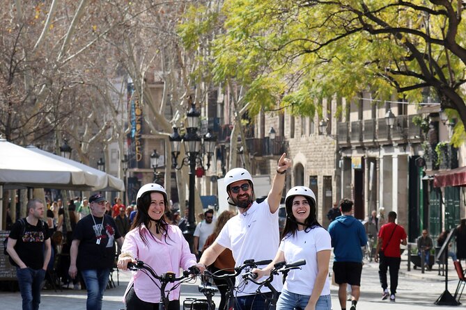 Tapas Tasting Bike/E-Bike Tour in Barcelona - La Mansana de la Discordia and Casa Batlló