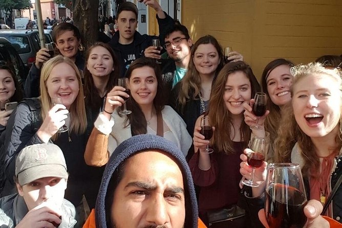 Tapas Tour Sevilla - What the guide adds to the price