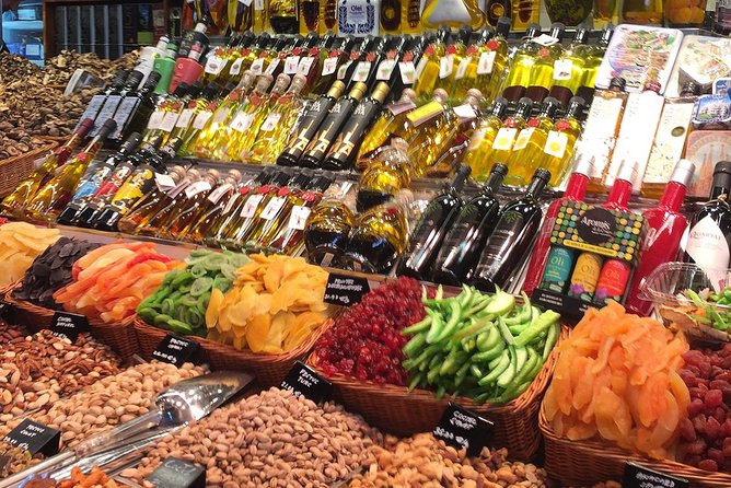 Taste of Barcelona: Boqueria Market, Tapas & History Tour - The final tavern, wine, and porron