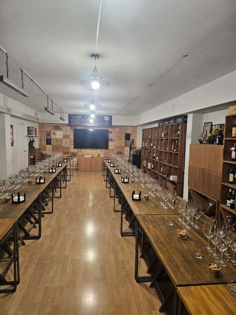 Tasting 3 glasses of wine + 3 tapas - Should you book it?