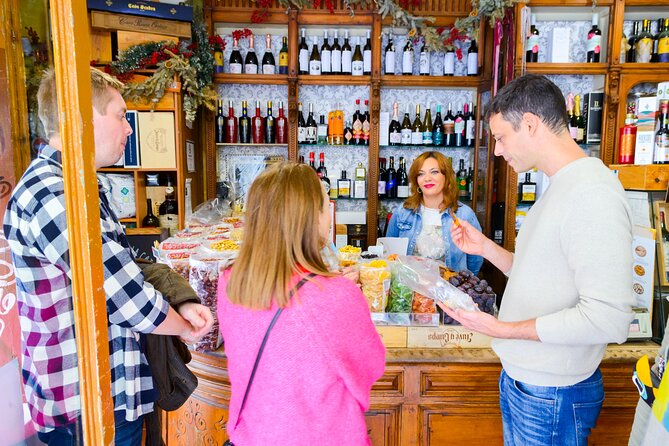 The Granada Market and Tapas Food Tour - Group size, language, and the pace of the morning