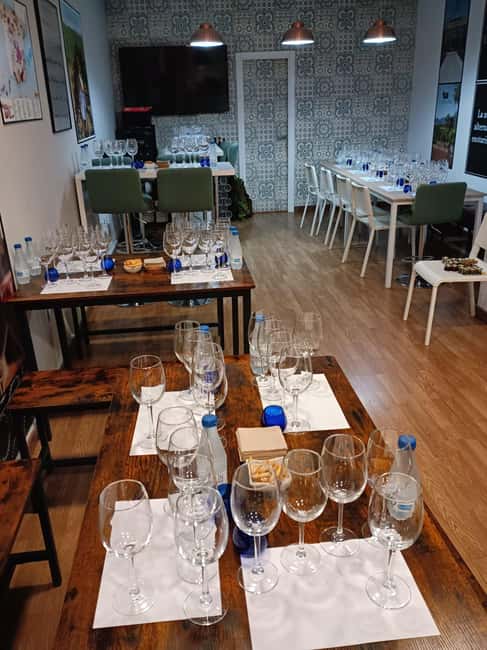 Toledo: Wine, EVOO, and Tapas Tasting - A practical introduction to Toledo through its table