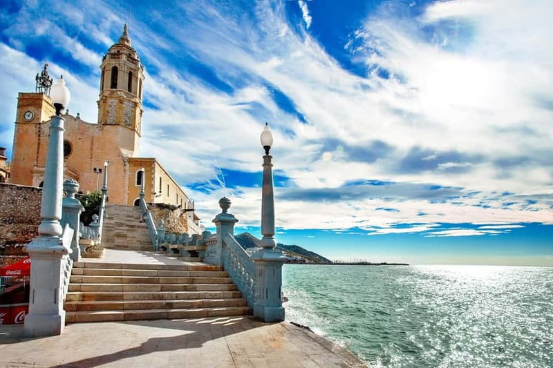 Tour in Sitges ( Bcn): Cultural diversity, tapas and beach - Key points to know before booking