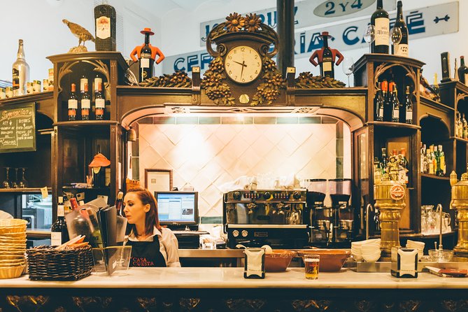 Triana Gourmet Tapas Tour in Seville - Mercado de Triana and the taste of daily life