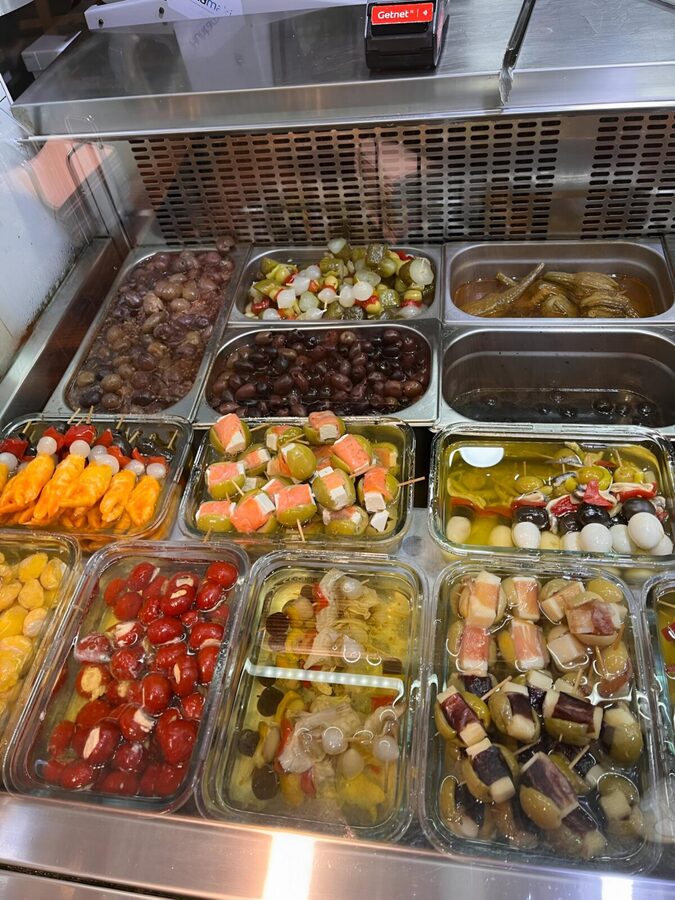 Triana Market Tapas Tour - The guides make the difference