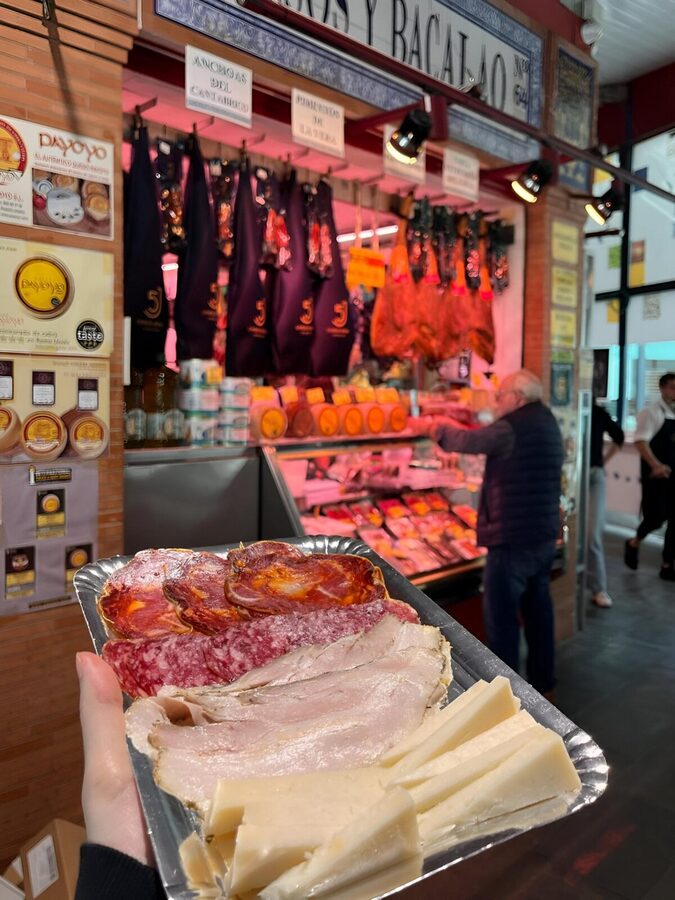 Triana Market Tapas Tour - Why the market setting matters