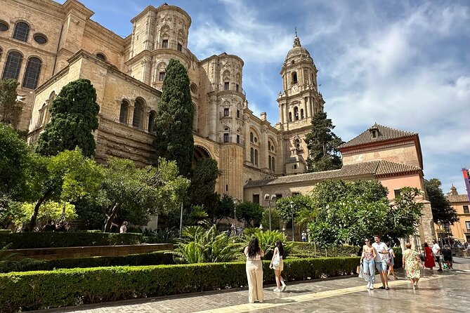 Ultimate Malaga History & Tapas - All Included Full Experience - The guides shape the day