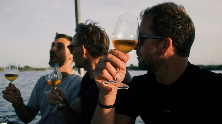 Valencia: Boat Ride with Valencian Wine Tasting & Tapas - What to wear and bring