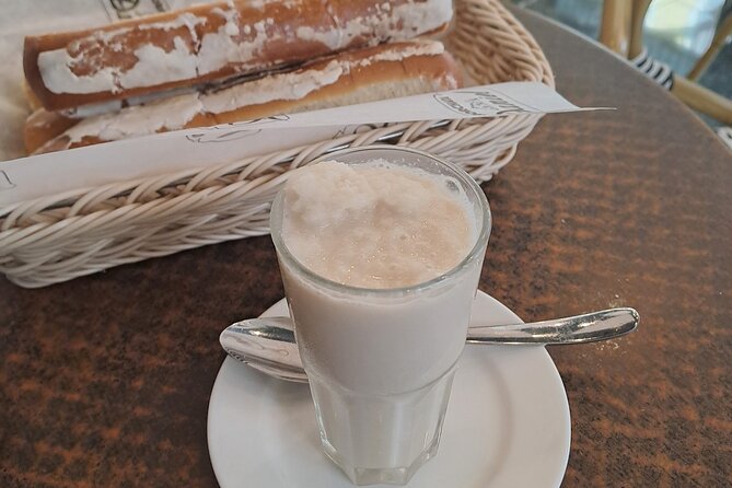 Valencia Food Tour: Tapas, Drinks and Delights with a Local - Plaça del Tossal and the old Carmen quarter