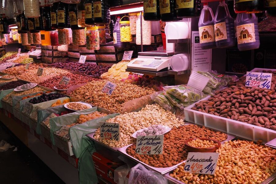 Valencia: Guided City Walking Tour with Tapas Tastings - Plaza Redonda and the pleasures of a shorter route