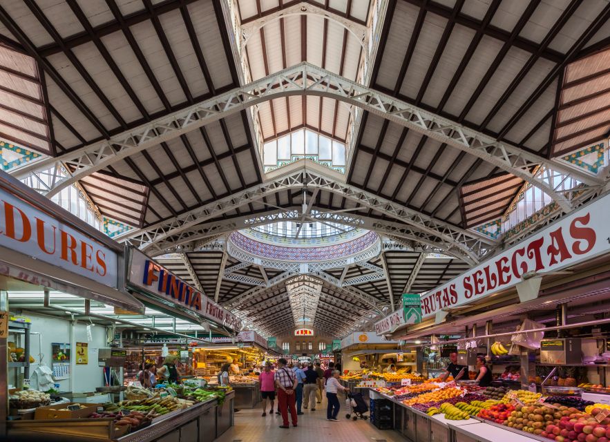 Valencia: Guided City Walking Tour with Tapas Tastings - What the private format changes