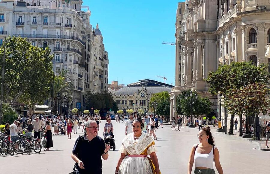 Valencia: Mysteries, Legends, & Local Tapas Experience - Dessert, a final pause, and Torres de Serranos