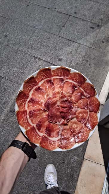 Valencia Old Town flavour walk: tapas & drinks by local - A food walk with Valencia as the table