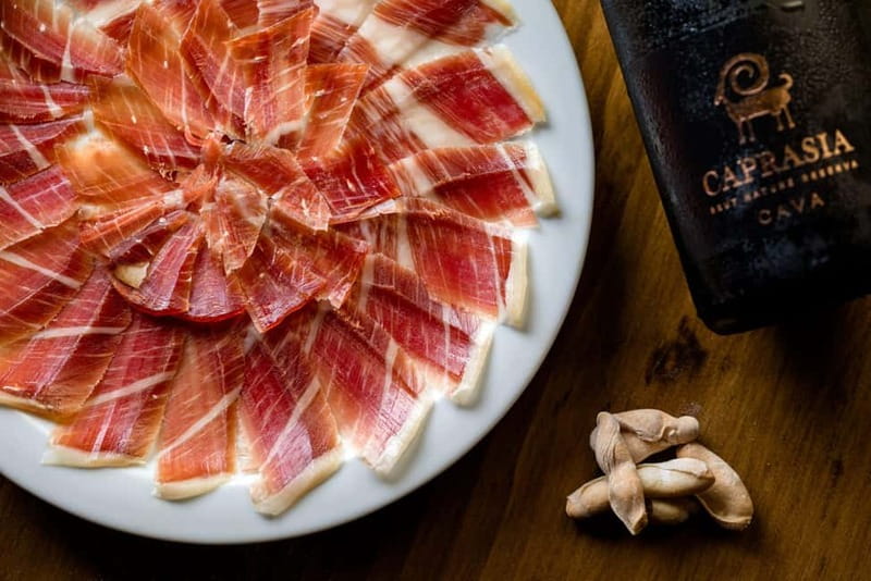 Valencia Tapas and Sightseeing Guided Tour - Entering Valencia’s Central Market