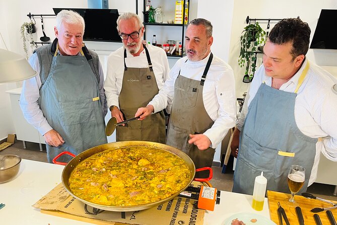 Valencian Paella class with welcome drinks and tapas - Cooking Valencian paella instead of simply ordering it
