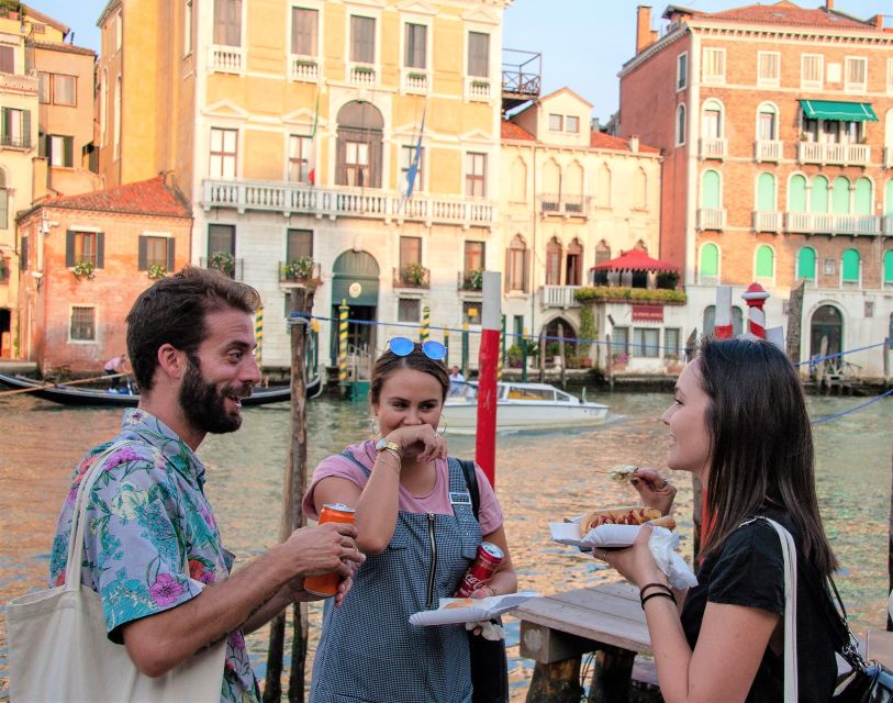Venice: Local Secrets of Venice Tapas & Wine Walking Tour - What makes the guide important