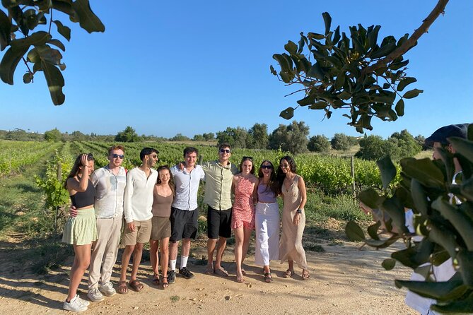 Vilamoura, Albufeira & Porches: Wine Tasting, Tapas & Music Tour - Portuguese music with Gorete and Paulo