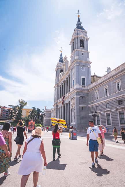 Walking Tour Madrid +Pintxo +Drink - Why this Madrid walk works well at the start of your visit