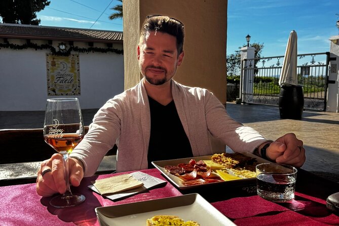 Wine and Tapas Tasting Tour from Alicante, Private Van - What you taste: red, white, rosé, and sweet wine