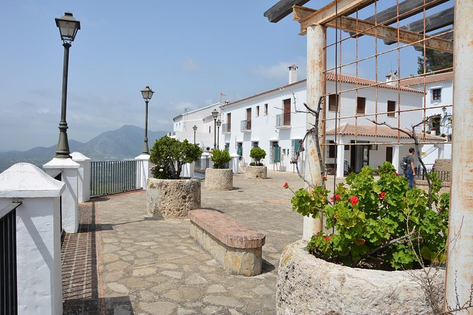 Wine, Tapas & Lake Zahara by e-bike incl Ronda pickup (full day) - Who will enjoy this ride most