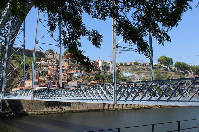 Wine Tasting with Tapas Walking Tour in Porto - Quinta dos Corvos and the two port samples